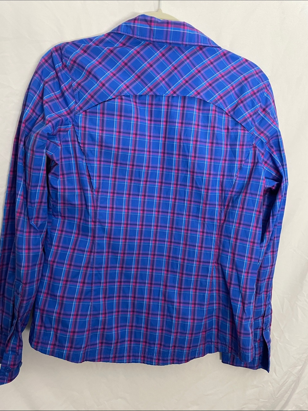 Columbia Omni-Shade Sun Protection Blue and Pink Plaid Women’s Button-Down Shirt - Picture 5 of 5